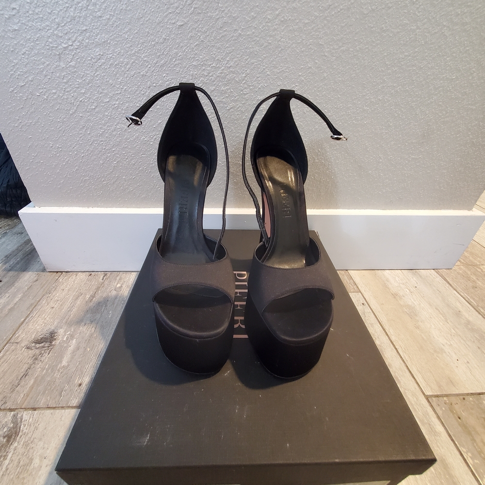 Chic Black Platform Heels